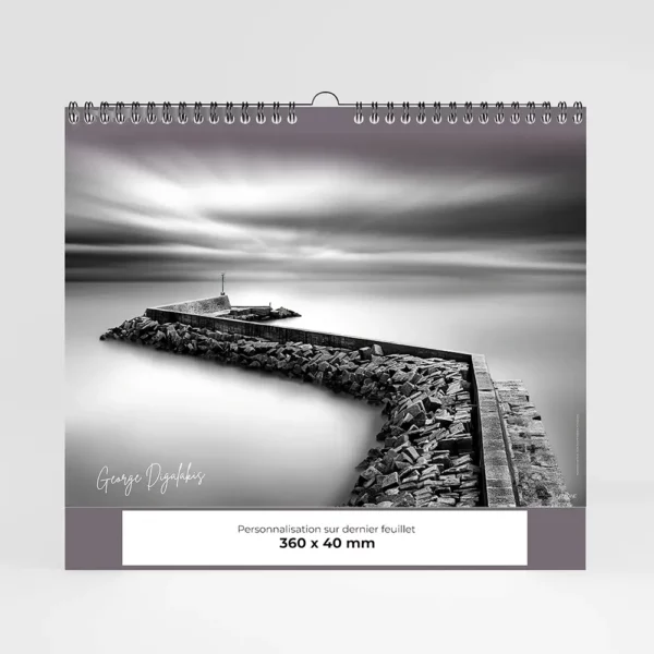 visuel du calendrier georges digalakis sur fodn gris