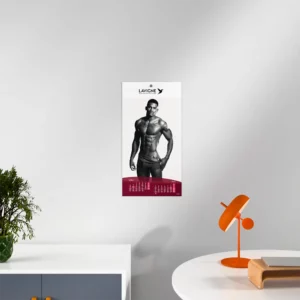 mise en scene calendrier photo nu hommes feuillet 3 sur mur blanc