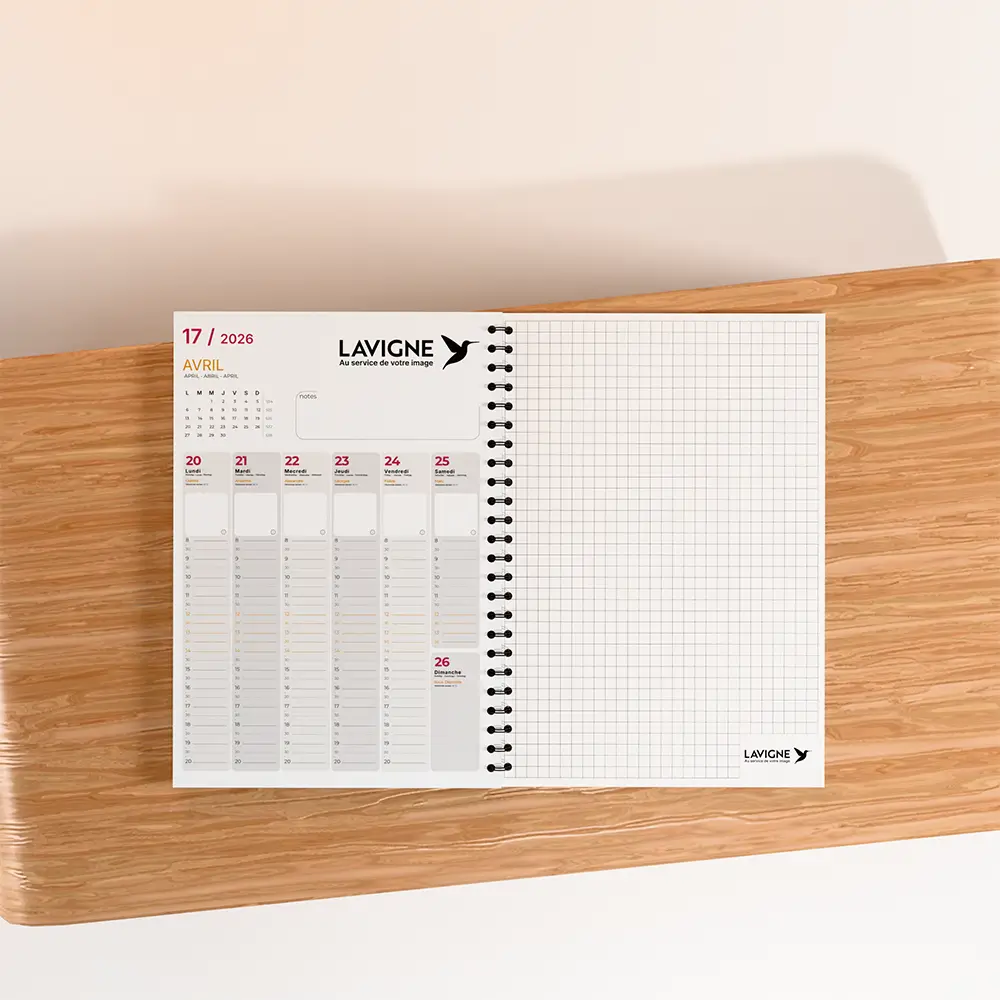 vue sur double page intérieure organise book a5 sur support marron