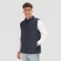 scene mannequin avec doudoune sans manche eco recycle sur fond gris