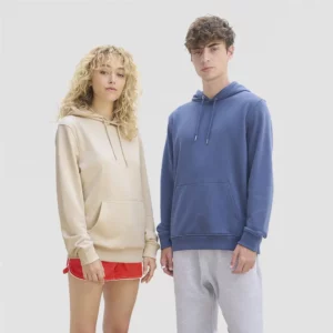 scene mannequin avec sweat constellation sur fond gris