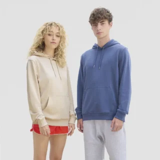 scene mannequin avec sweat constellation sur fond gris