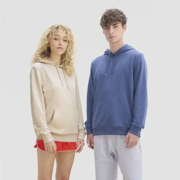 scene mannequin avec sweat constellation sur fond gris