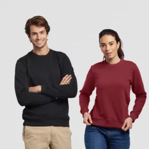 scene mannequin avec sweat voltaire sur fond gris
