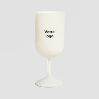 verre a pied reutilisable personnalise sur fond gris