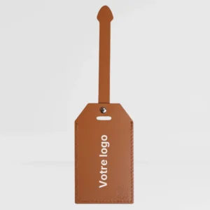 porte etiquette personnalisable en cuir regenere sur fond gris